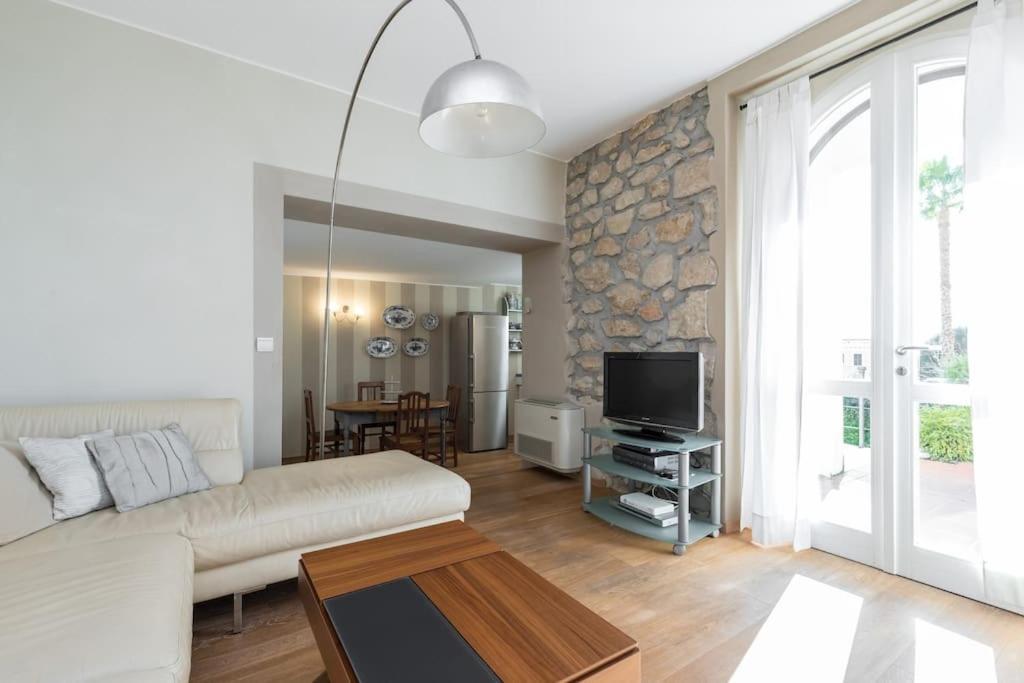 Villa Rocky - Luxury 3Br Apt In Liberty Villa.Pool,Garden,Wifi Roquebrune-Cap-Martin Exterior photo